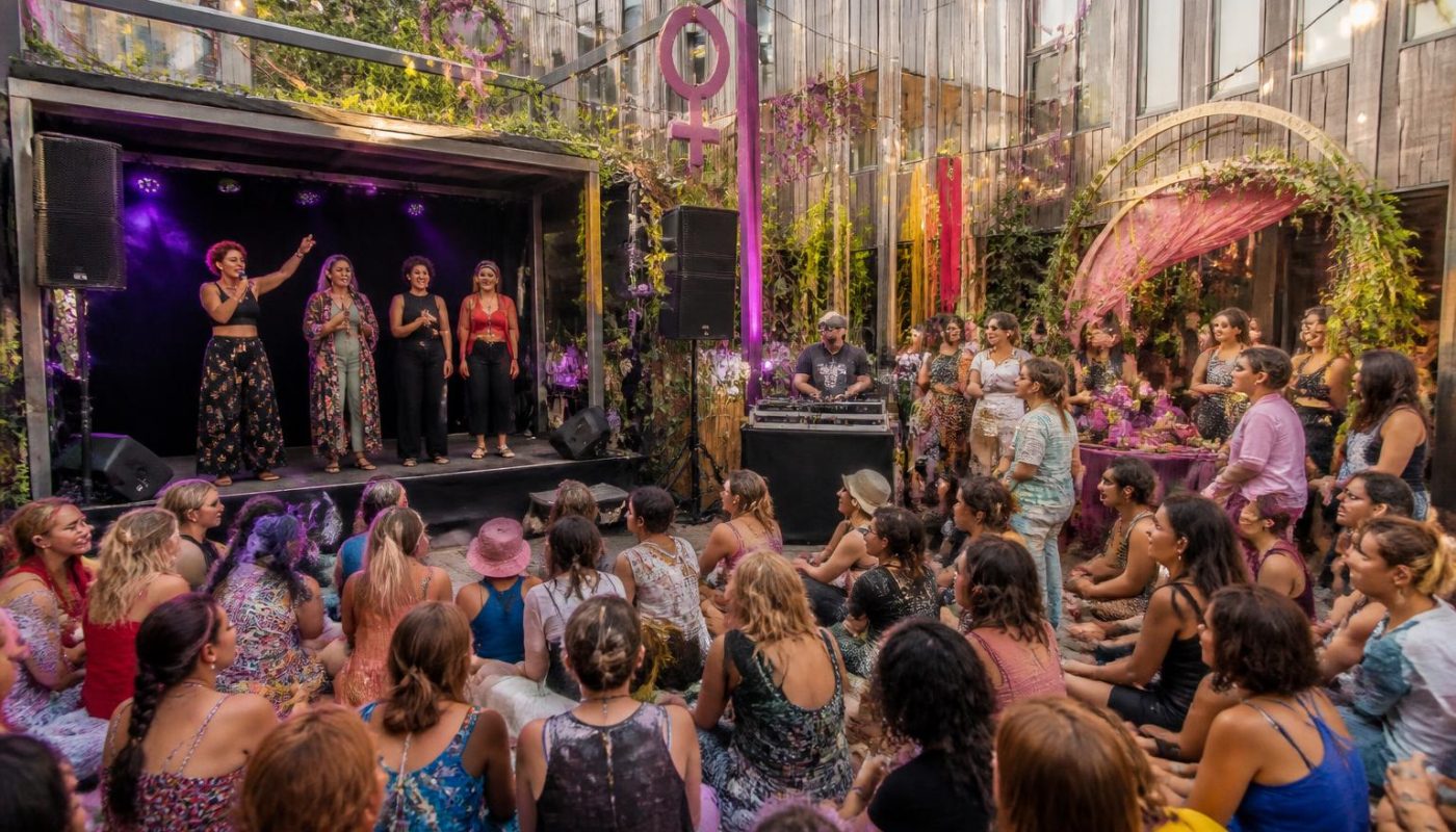 découvrez le festival féministe à la mutante de lannion : humour, spectacles captivants, dj sets et ateliers de sexologie pour une célébration engagée et festive.