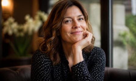 découvrez à challans comment stéphanie hamel mêle humour et récit intime pour dévoiler la force des émotions humaines, offrant une expérience sensible et authentique.