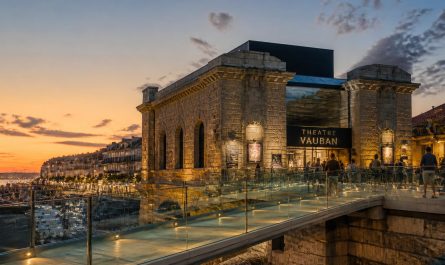 découvrez le théâtre vauban de port-vendres, un lieu unique où l'histoire rencontre l'innovation pour offrir des spectacles captivants et enrichissants.