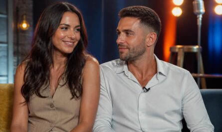 découvrez l'interview exclusive de jenna et laurent, couple emblématique de 'mariés au premier regard', qui nous parle de leur prochaine aventure : un spectacle de stand-up rempli d'humour et de complicité.